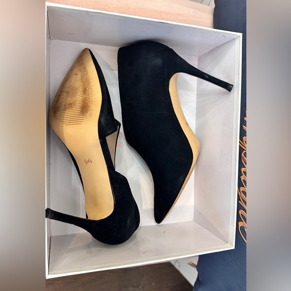 GUC. Something Navy Black Heels with Asymmetrical Design - Picture 6 of 7